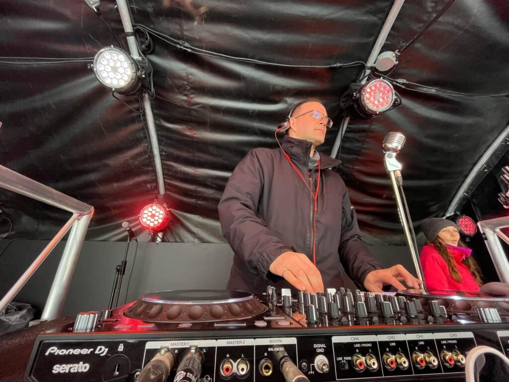 Dj_sadp_fond-1-1024×768
